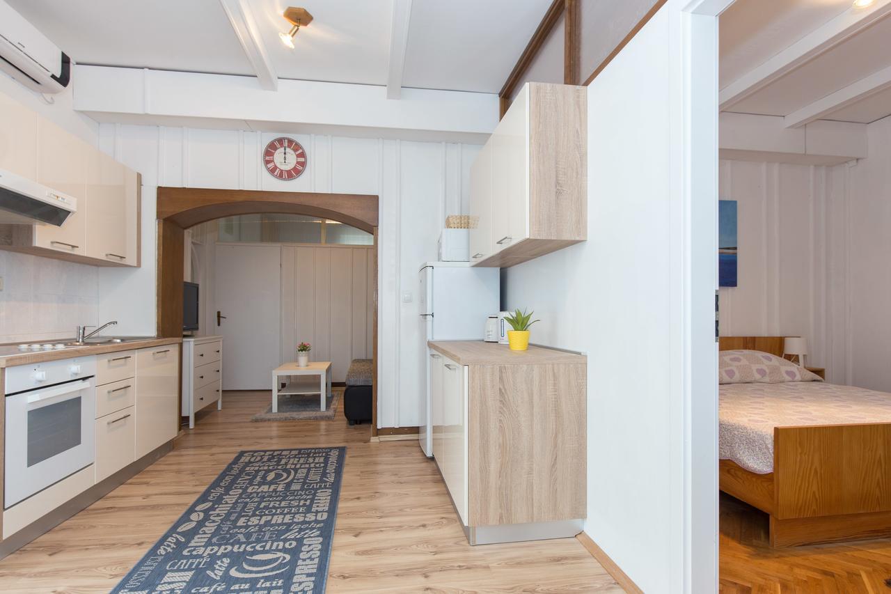 Apartments Pavic Malinska Eksteriør billede